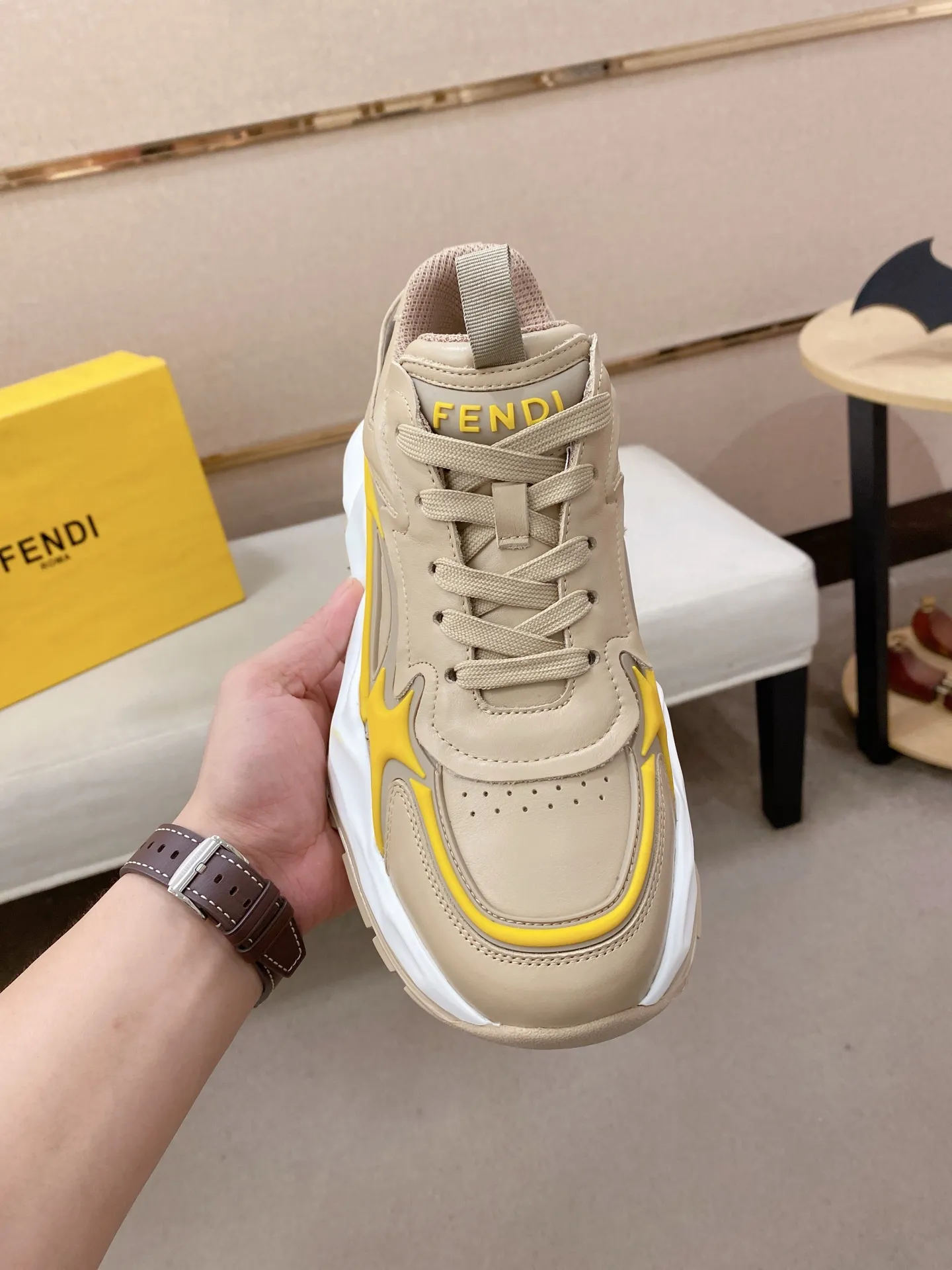 Factory price 580💰 FENDI new model (Fendi) official website 1:1 copy 👊🏻Upper 🇮🇹Imported cowhide🇩🇪Inside imported breathable mesh lining. The original outsole is molded to reflect the identity of every man, and the upper foot is elegant and stable🚶🏻🚶🏻The high-end custom counter original replica📯The shoe last remains unchanged regardless of wind and rain, and can withstand the verification of time🔍️,🔵 Size: 39-45. Can be customized 38-46 non-refundable and non-exchangeable!